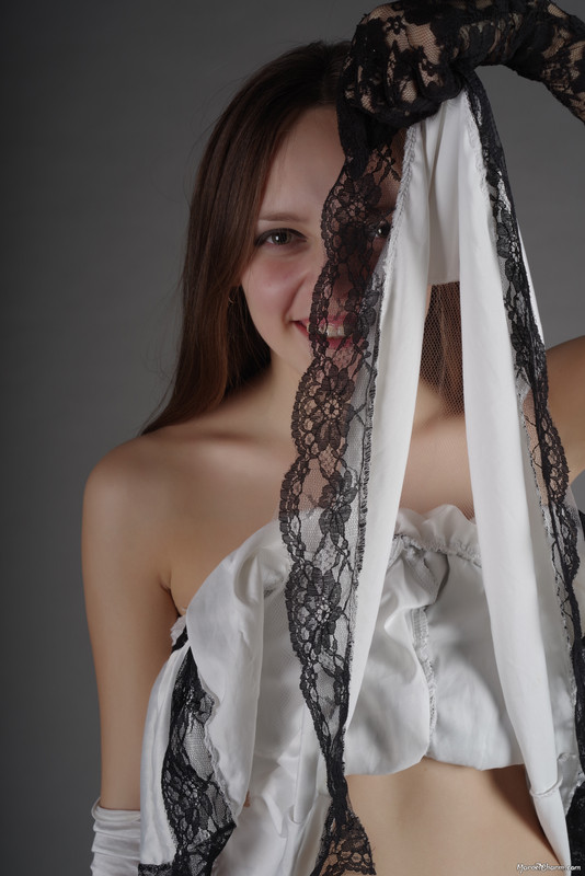 MarvelCharm_Nika-Light-Dark-067