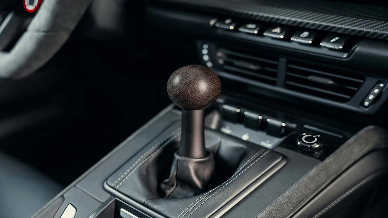 porsche-911-2025110304-1759433632-7.webp