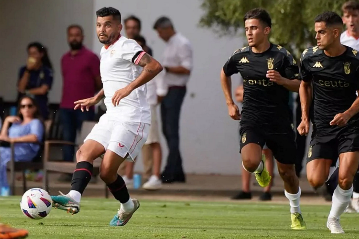 Tecatito busca recuperar la magia en la cancha