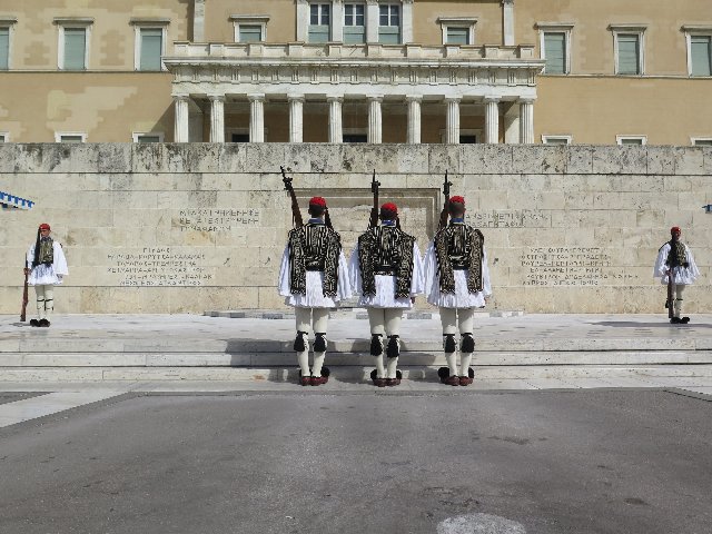 Atenas, Santorini y Mykonos: las joyas de Grecia. - Blogs de Grecia - DÍA 2: Domingo 6 de Septiembre de 2015: Atenas en 1 día y vuelo a Santorini. (9)