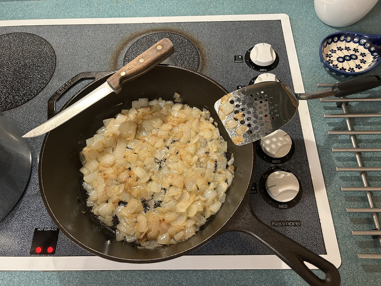 Lodge-12-fryer-onions-and-burgers-for-dinner-on-5-11-26-(1).jpg