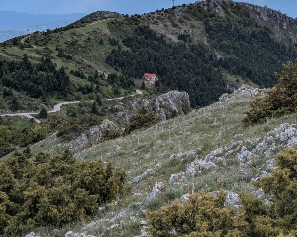 View of the refuge from the way to the summit