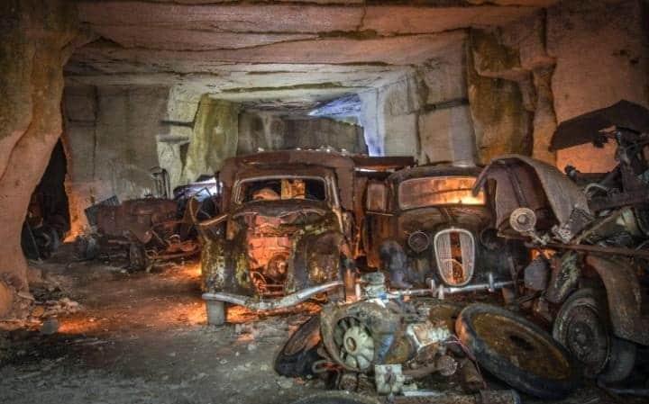 JS114759755_Caters-News-Agency_WWII-Car-discover