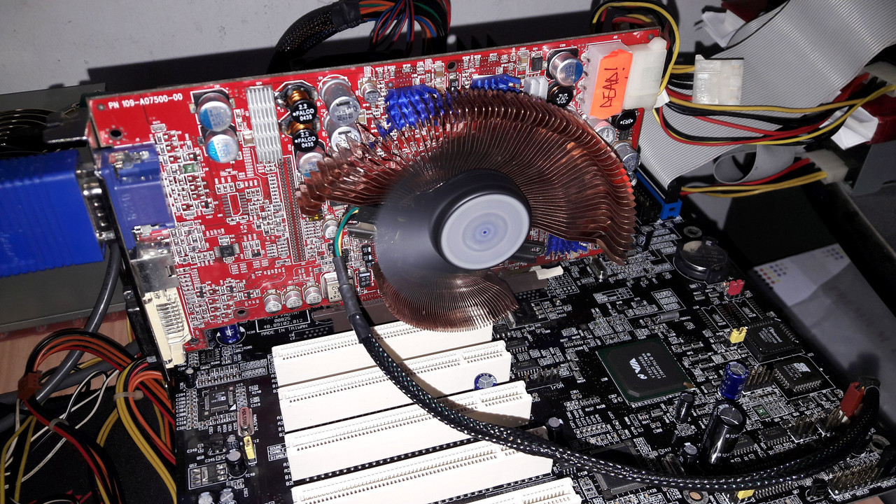 ATI9800PRO-ZLMVF700CU_74