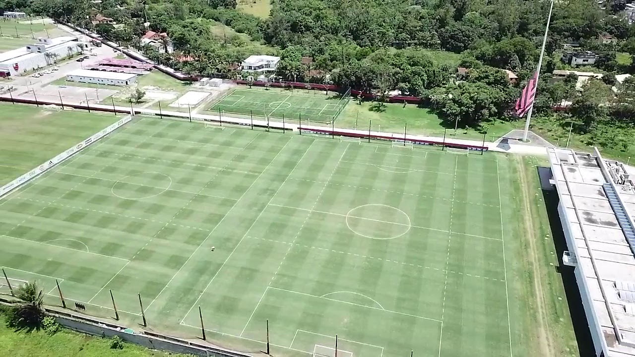 Vista ampla dos campos