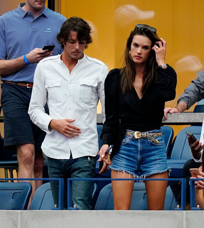 alessandra-ambrosio-at-us-open-finals-in-new-york-09-08-2018-3