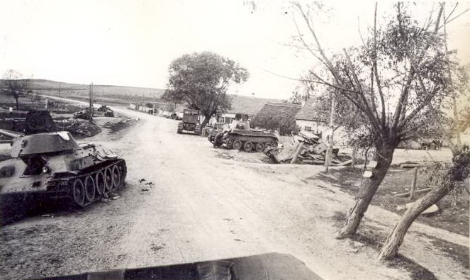 Т-34 обр.1941, БТ-7 обр.1937 и БТ-7 обр.1935 (СССР) потерянный 6 МК Беларусь Зельва (01)
