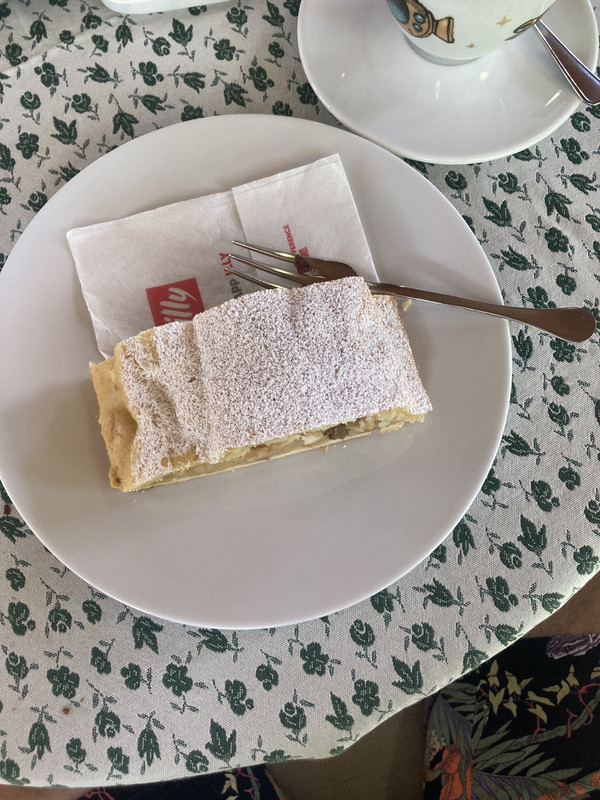 1062F062-73BB-46C1-ADC5-E6544E3E15DA