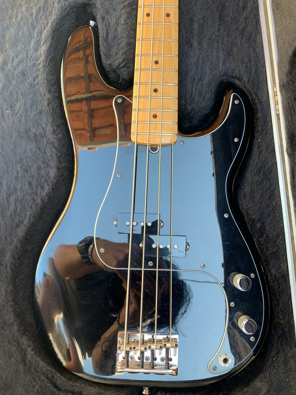 Baixo Fender Precision Bass 4 Cordas American Standard 2011 IMG-1097