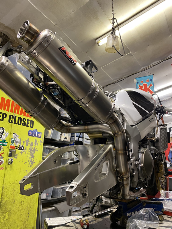 B8FE373E-EEDF-4F9F-B8C3-87C380672C46