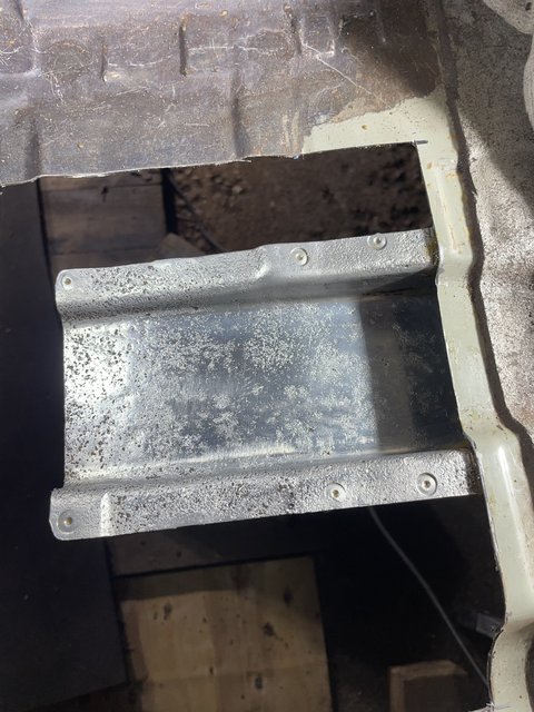 89-F01048-3-B9-F-4-EB0-81-BC-65-AE2-DBC3