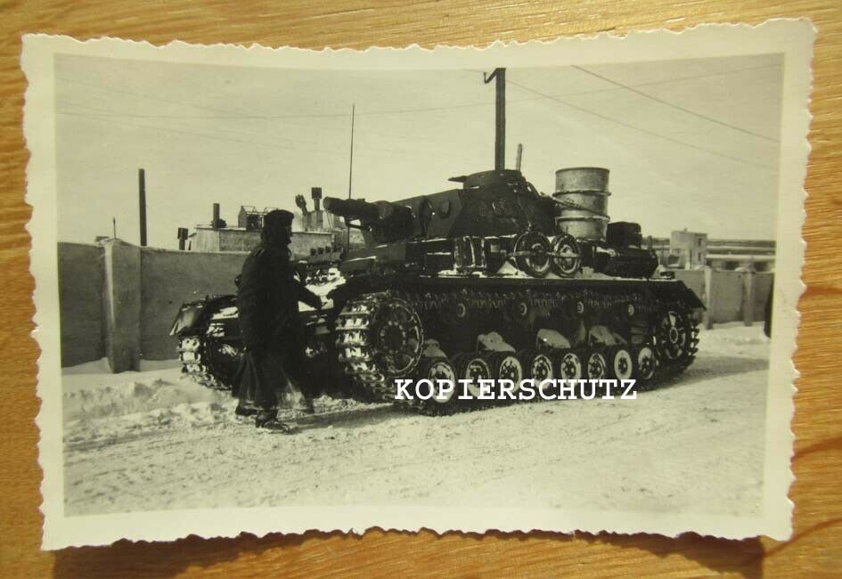 Foto deutscher Panzer IV mit Ölfass  Winter