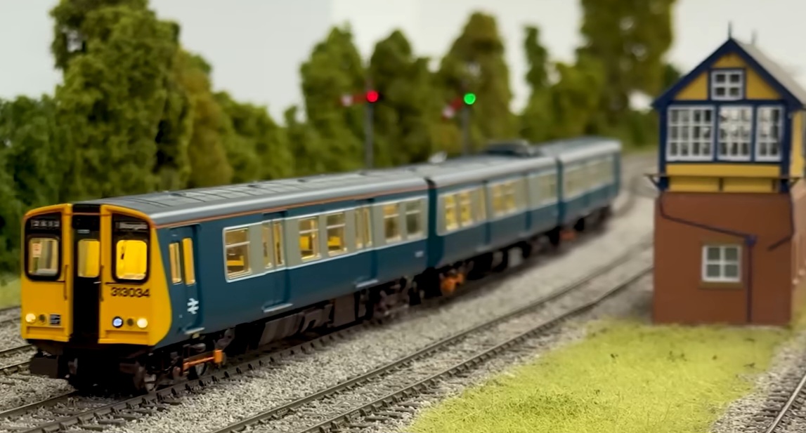 Bachmann Class 313 EMU Pic 3