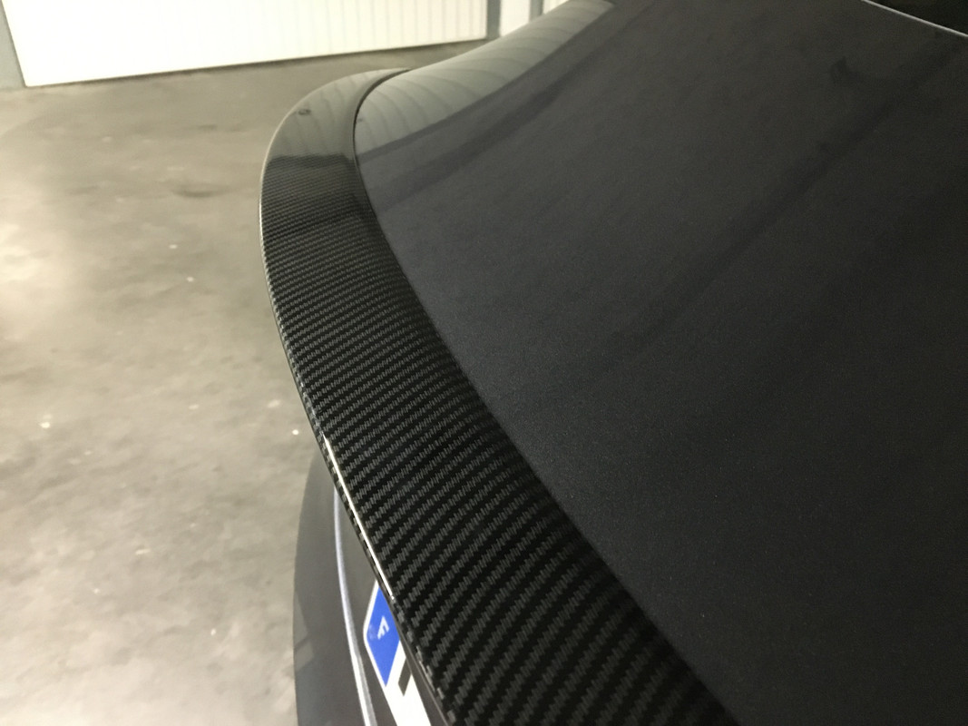 Spoiler Carbon Tesla Model 3-5