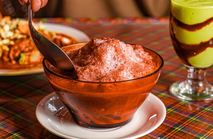 Sajian es krim TipTop Restaurant di Medan yang legendaris.