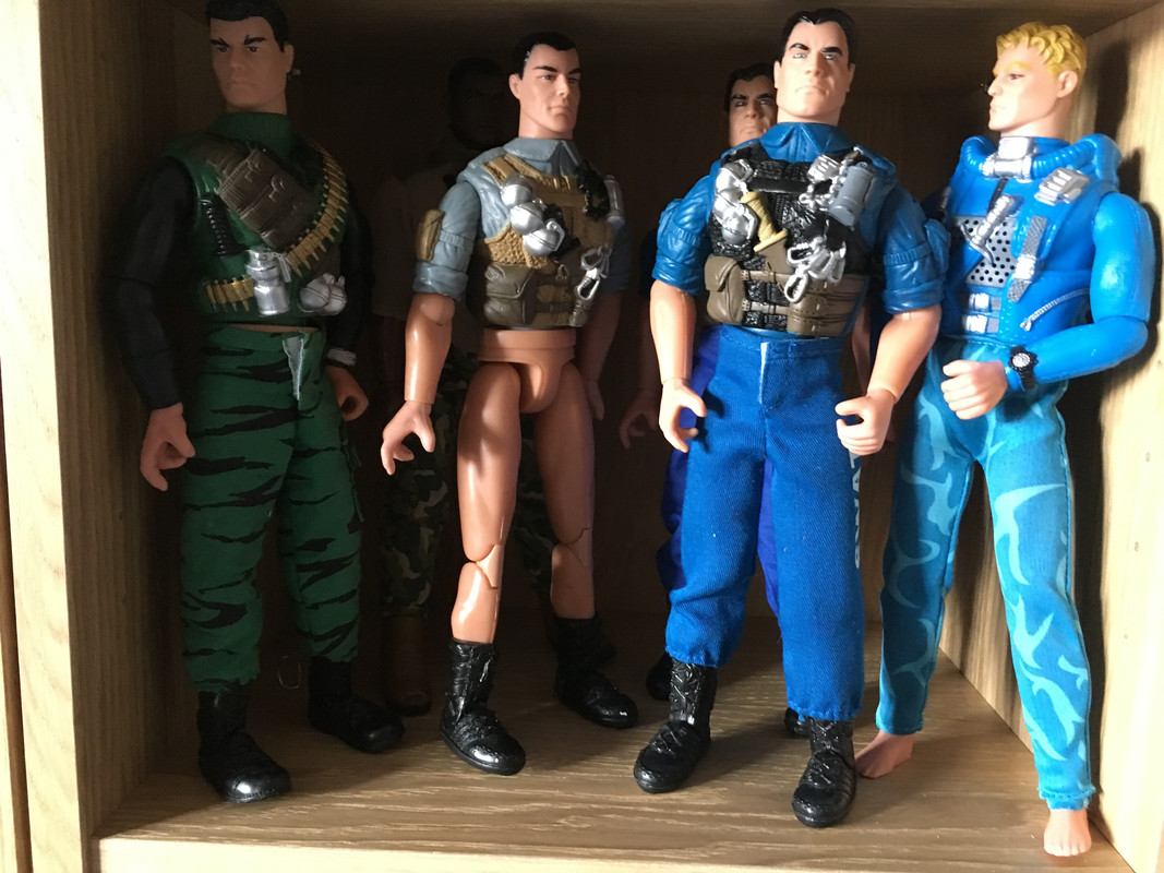 A Refit for Gunner HQ.. or the collection was out of control !! IMG-2210
