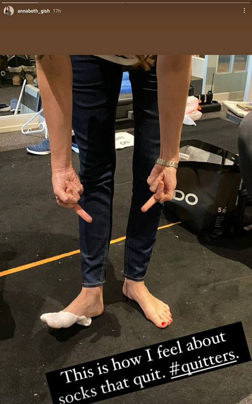 Annabeth-Gish-Feet-5619079