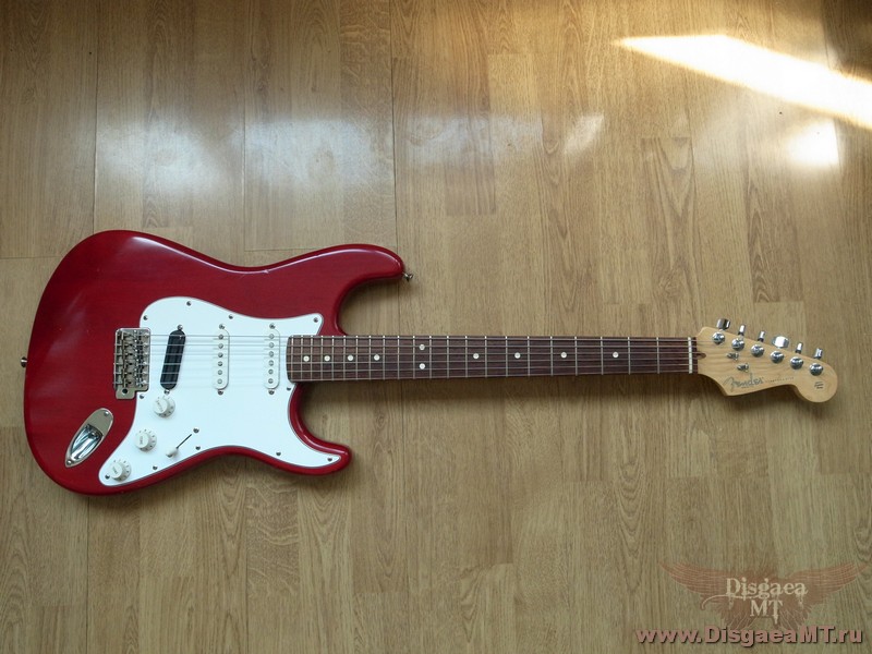 Fender_Highway_One_Stratocaster_11-red_007