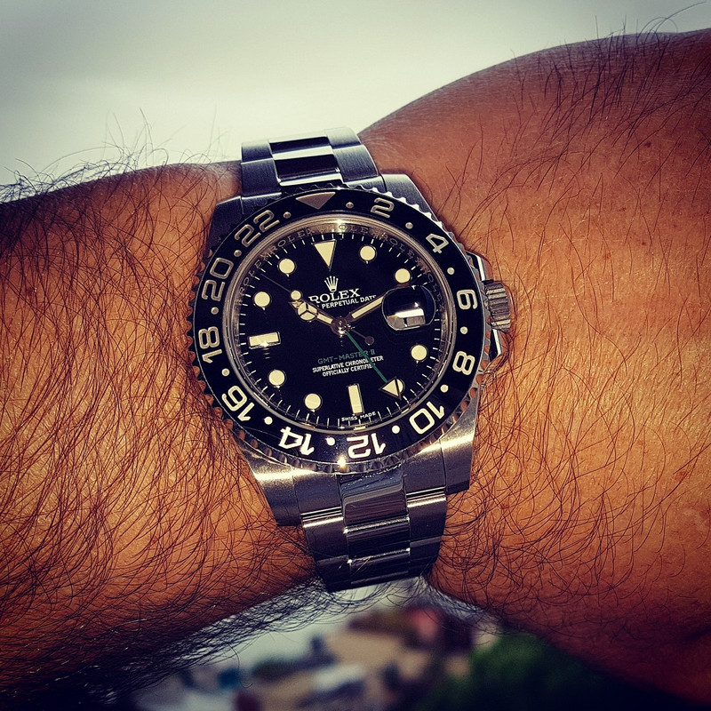 Rolex GMT Master II 40mm Ref 116710LN (2)