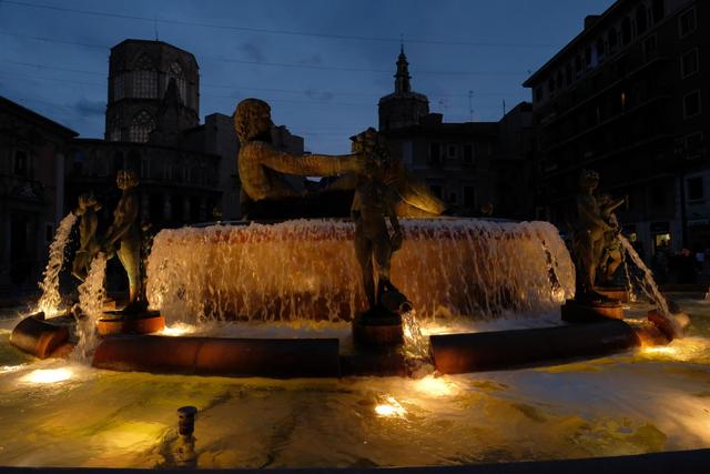 VALENCIA en un fin de semana - Blogs de España - Domingo 31/12: Centro de Valencia y Fin de Año en la Plaza del Ayuntamiento (48)