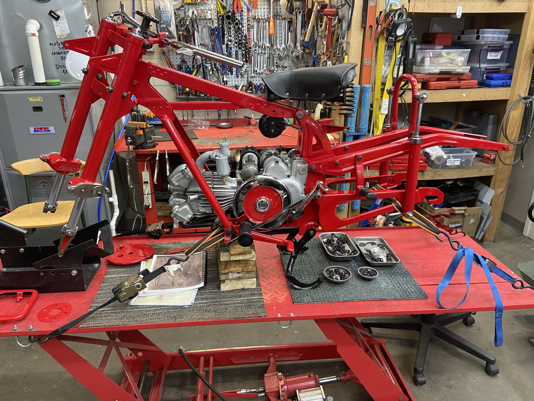 57053137-4D4D-4B1C-BFA8-2566E0DB5386