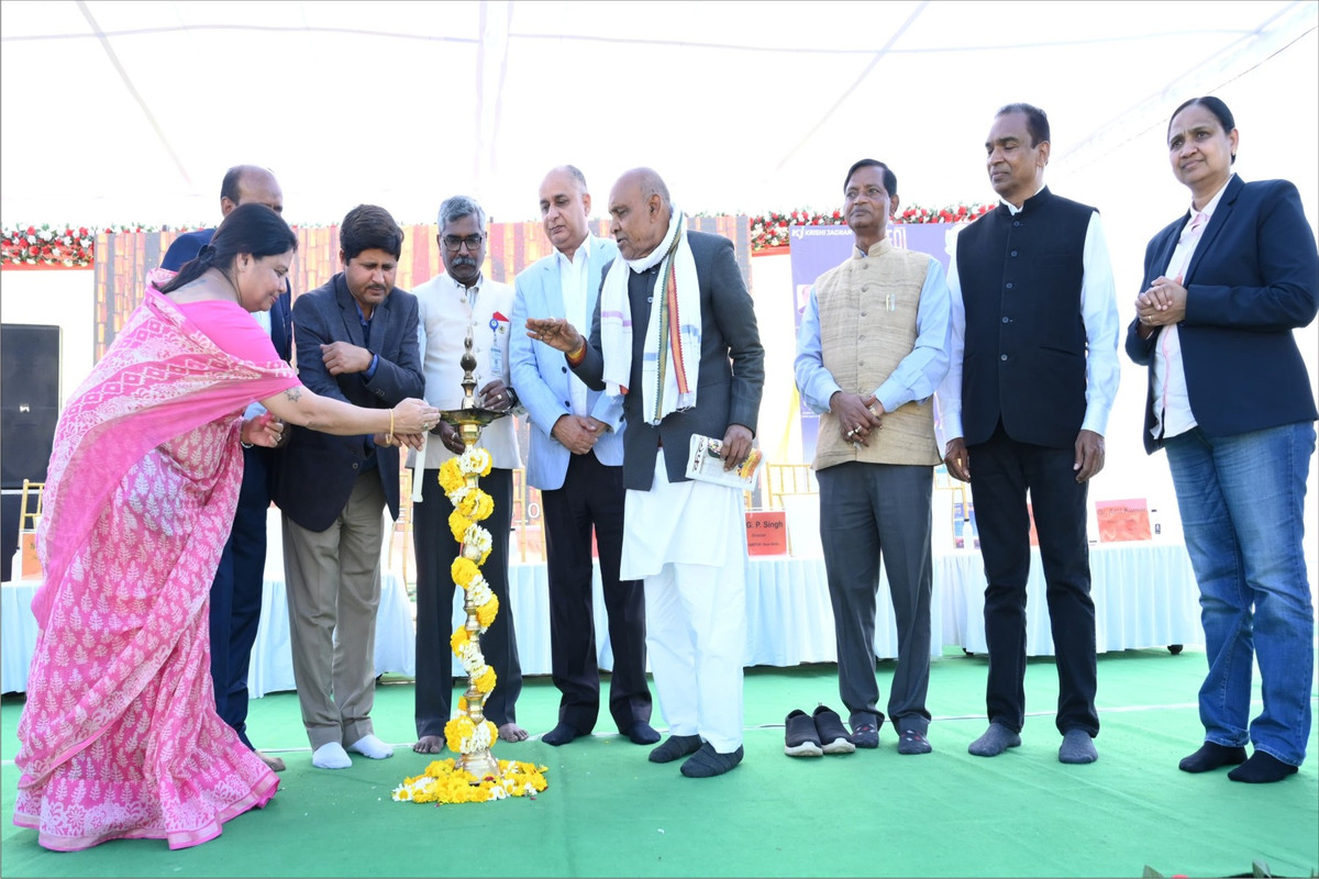 रानी लक्ष्मी बाई केन्द्रीय कृषि विश्वविद्यालय ने ग्यारहवां स्थापना दिवस मनाया विद्यार्थी ही देश का भविष्य हैं