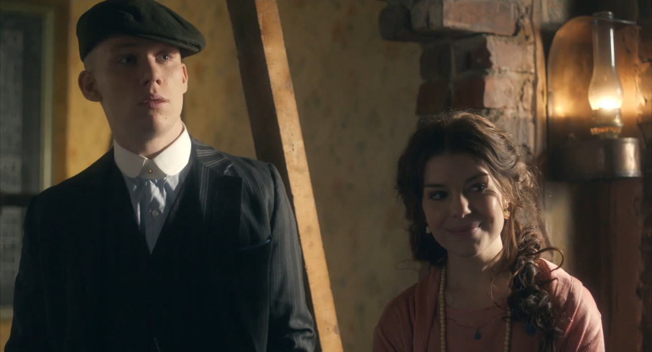 Peaky Blinders 2013 BluRay Season 1 [Hindi + Tamil + English] 480p 720p ESub Screenshot