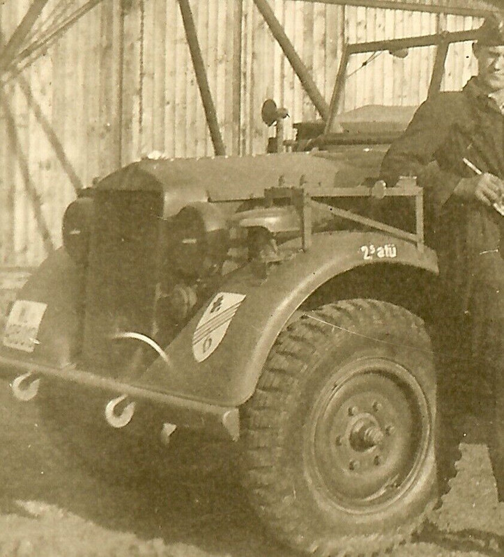 Luftwaffe Soldiers w Unit Marked Horch 901 Pkw Car (WL-439010) (2)