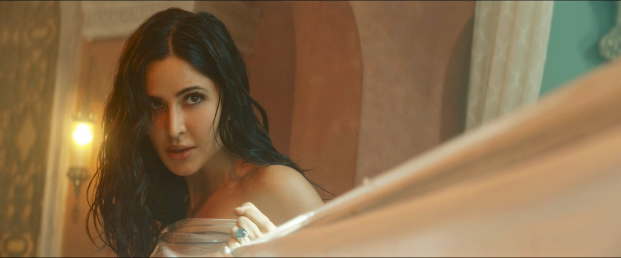 [Image: Katrina-Kaif-Towel-Tiger-03-4-K-Best-Qul...-27-40.jpg]