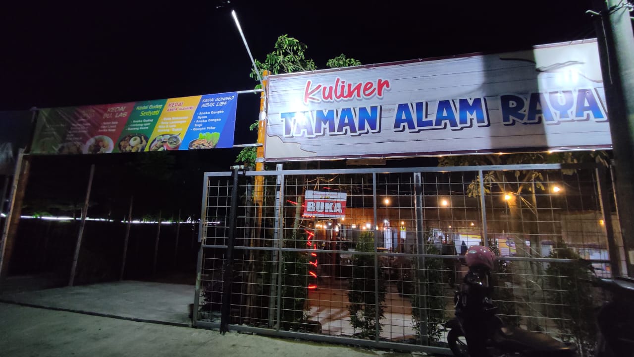 Kuliner Taman Alam Raya, rekomendasi tempat bukber bareng keluarga saat momen Ramadhan di Karanganyar, Jawa Tengah.