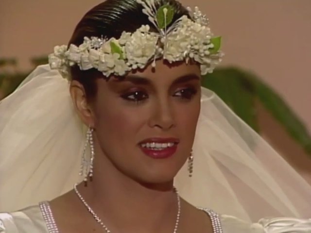 https://i.postimg.cc/FRcD7gdS/Diana-Salazar-54-ru-15-38-13.jpg
