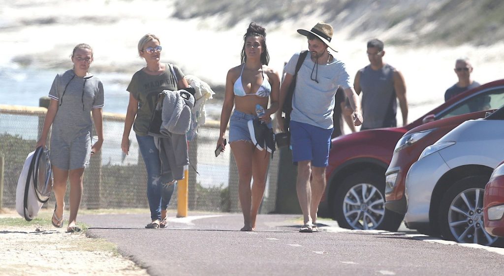 Holly-Young-Upskirt-STARS-com-41