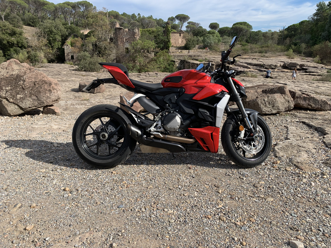 41B75355-DBE3-4EE3-82E9-95E53E6245A8