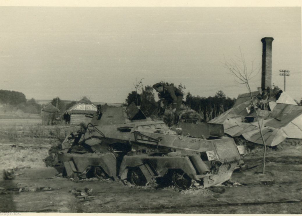 FOTO ZERSTÖRTER 8 RAD PANZER1