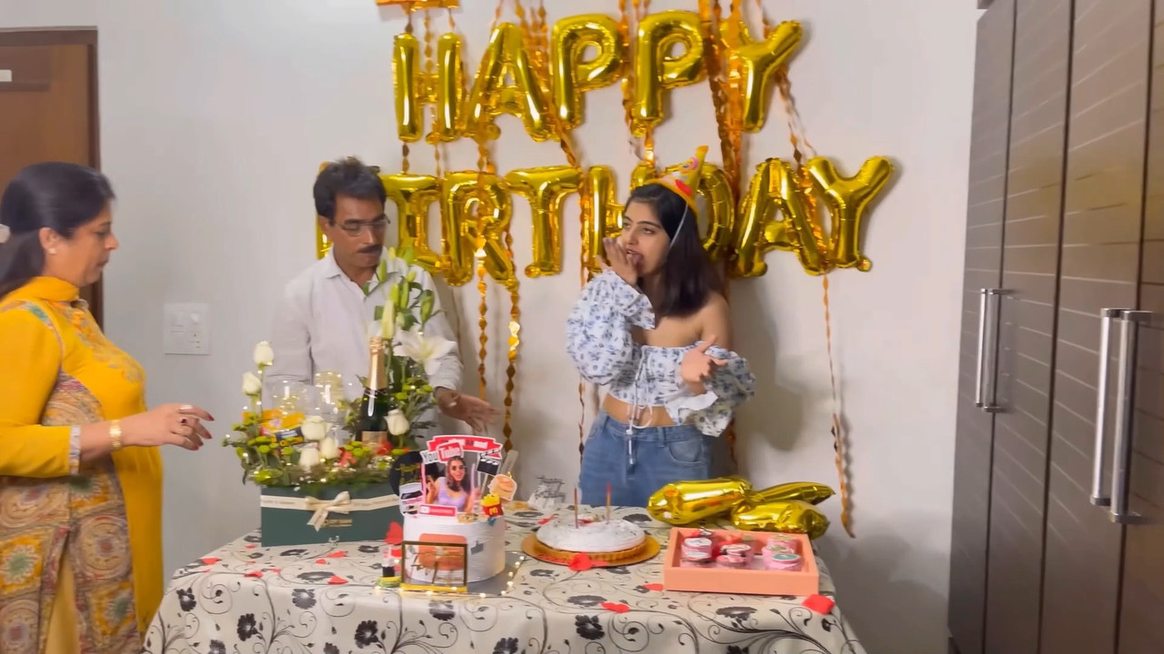 Cute Sexy Girl hot Navel and boobs in blue crop top and jeans mp4 snapshot 00 29 053