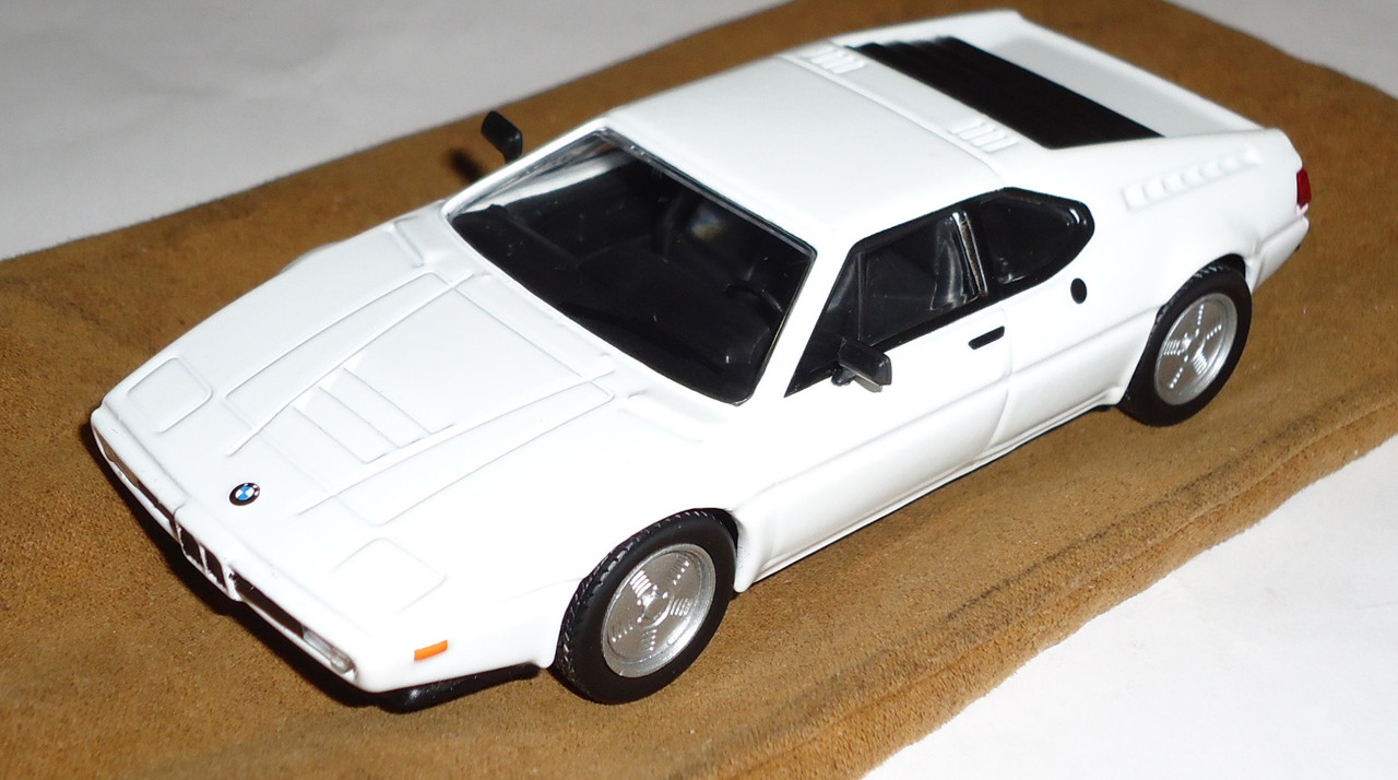 BMW-M1 (2)
