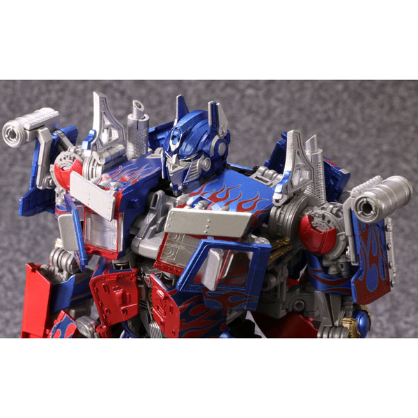 Takara-Masterpiece-Movie-Optimus-Prime-04