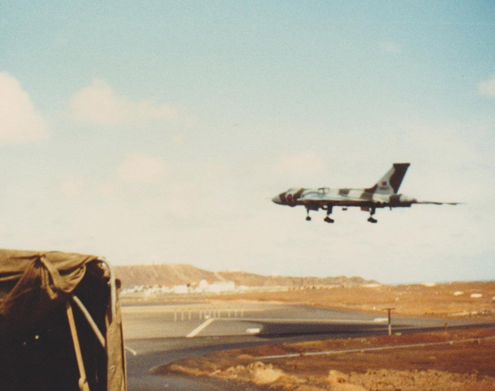 XM597_Vulcan_D5erOzsW4AA4H25