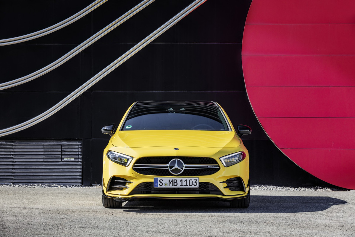 Mercedes-AMG A 35 4MATIC (9)