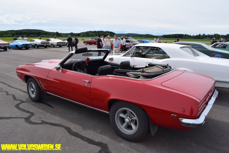 i.postimg.cc/FRmwf0Xm/Pontiac-firebird-Karlskoga.jpg