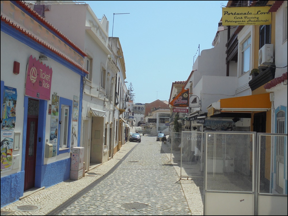 Albufeira-old-town-centre-040421-6