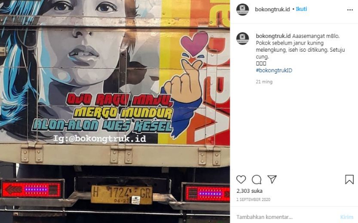 Wajah Chelsea Islan terpampang di badan truk