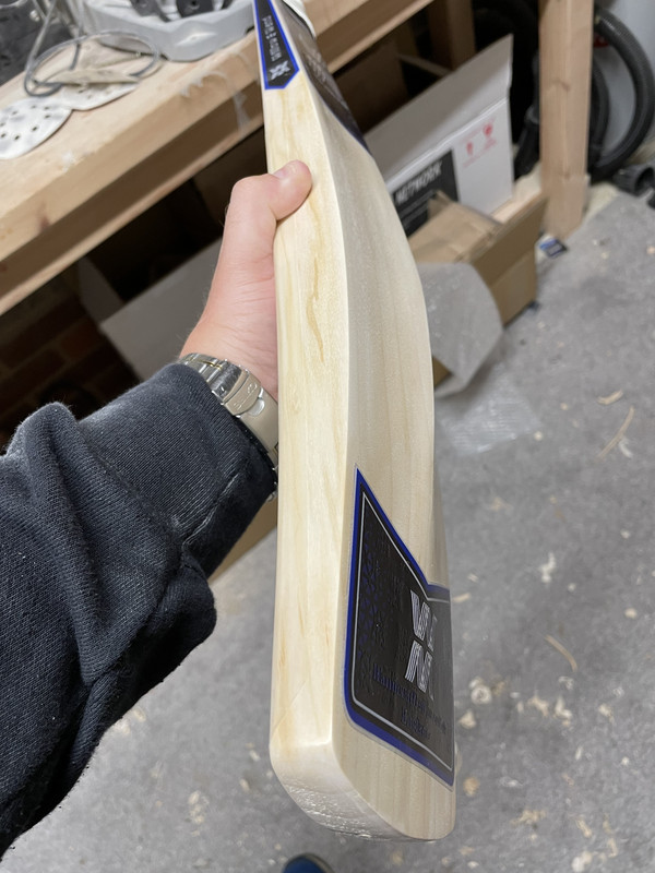 2DEEF119-0695-4706-92EE-DA8E24087EC4