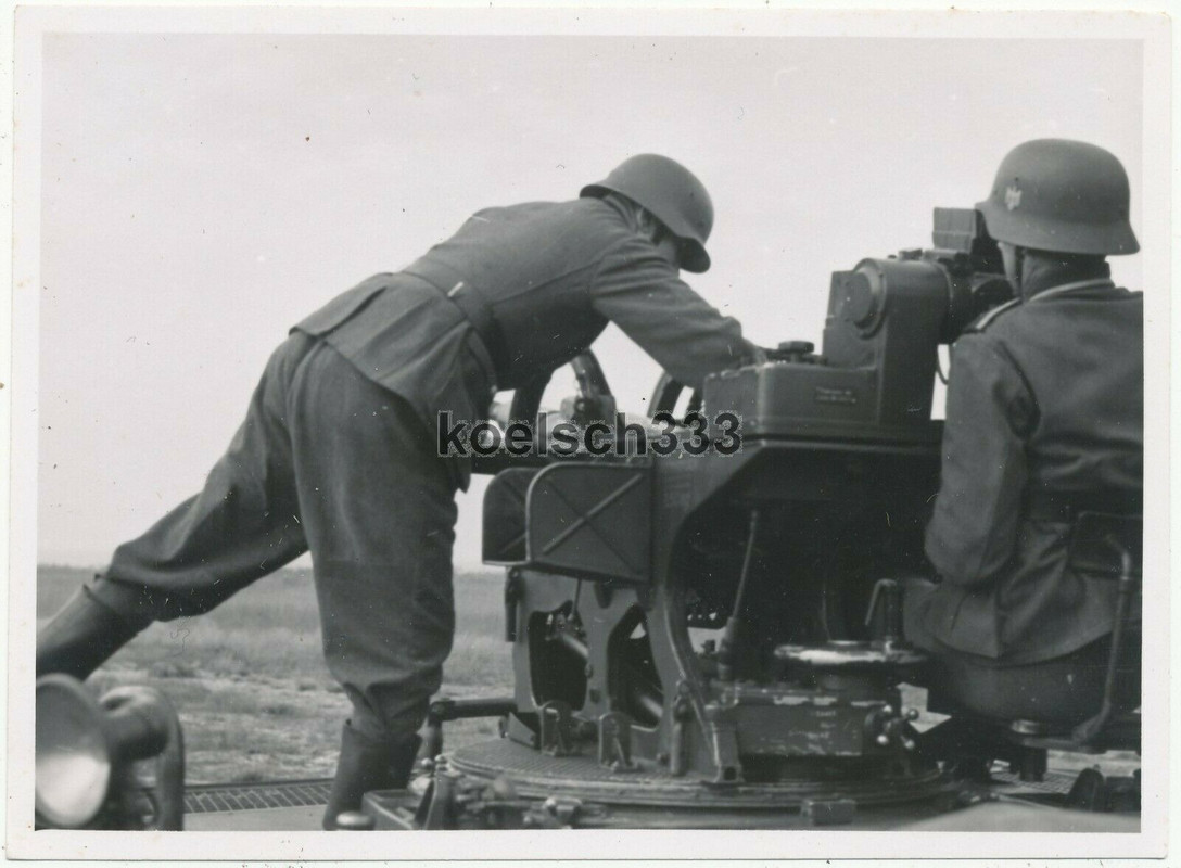 2cm Geschütz auf Panzer Halbkette im Westen 1940_4