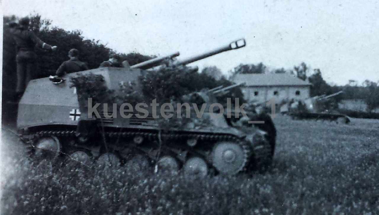 Panzer getarnt Wespe SdKfz 2. Battr. Feuerstellung 2WK Tank Kenn