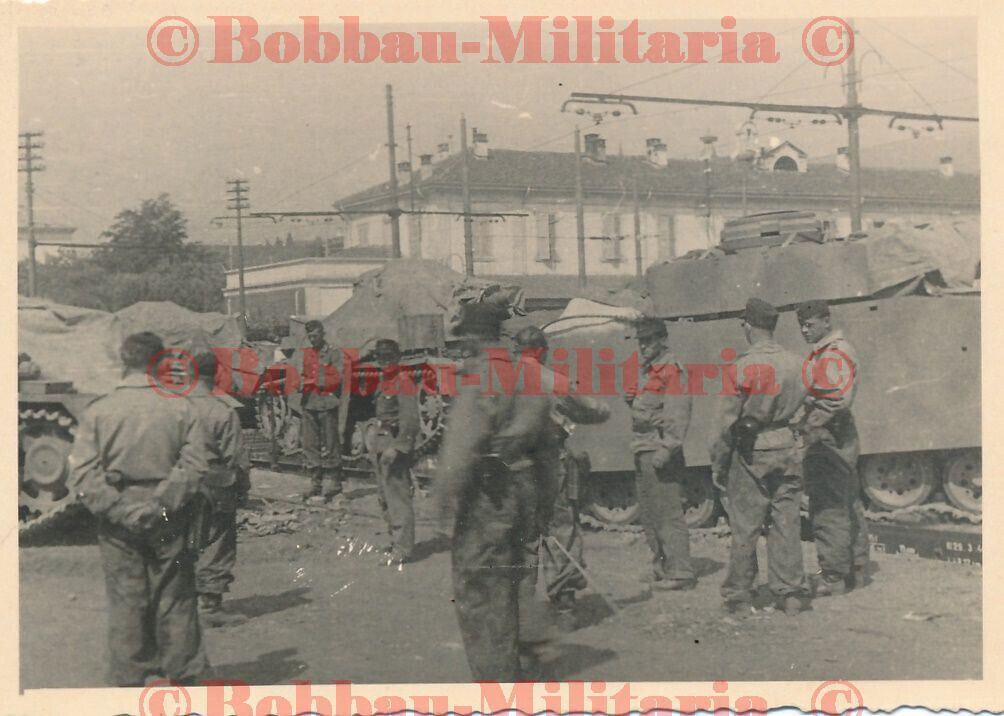 V875 Italien 1944 Bahnhof Pinerolo Panzerkampfwagen III Seitenschürzen Panzer !!