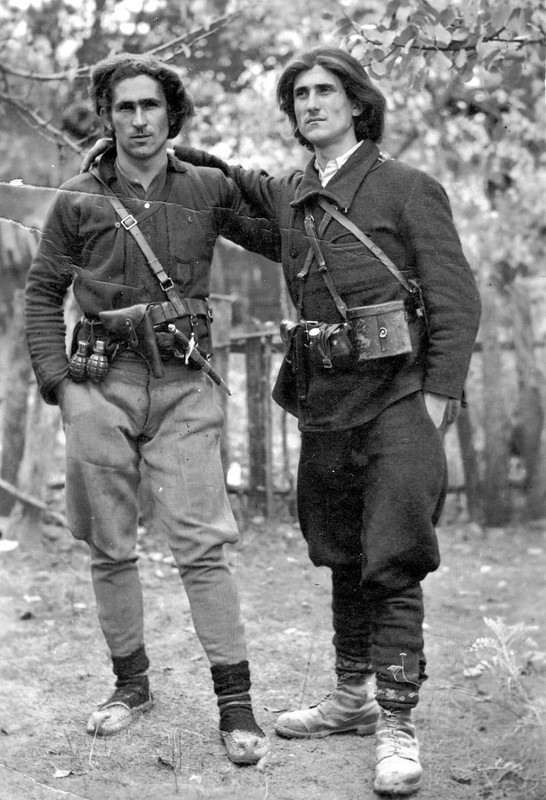 [Слика: 38-Zivko-Misic-desno-1.jpg]