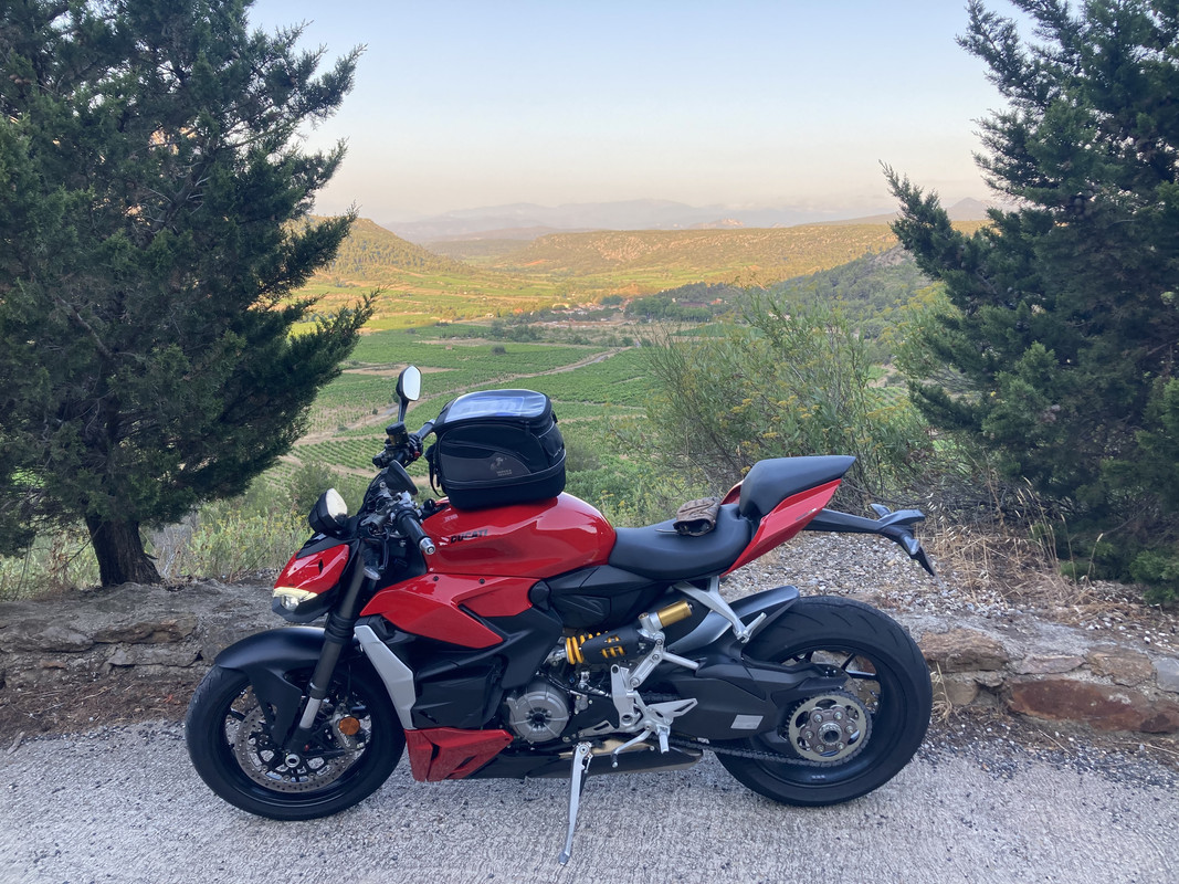 B324138D-1D3B-4C0E-8598-1F368860EB98