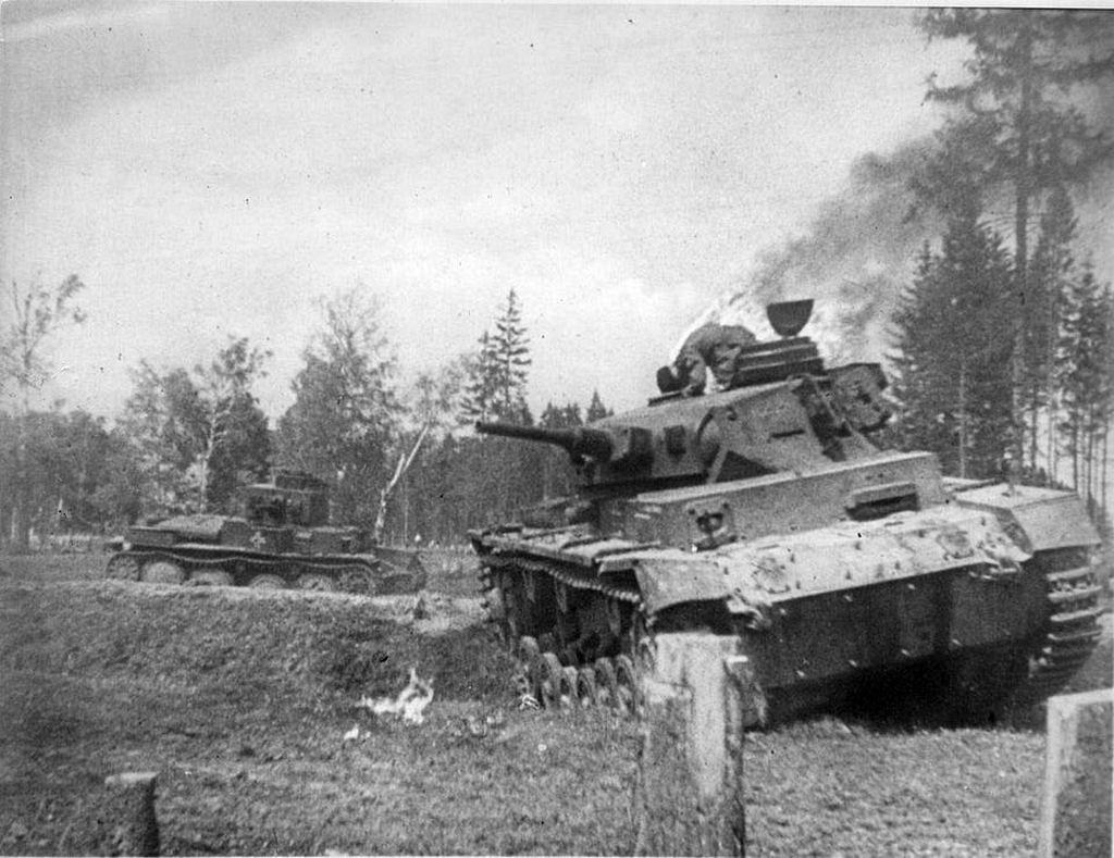 1941-german-soldier-is-on-fire-as-he-attempts-to-escape-his-burning-tank-eastern-front.jpg