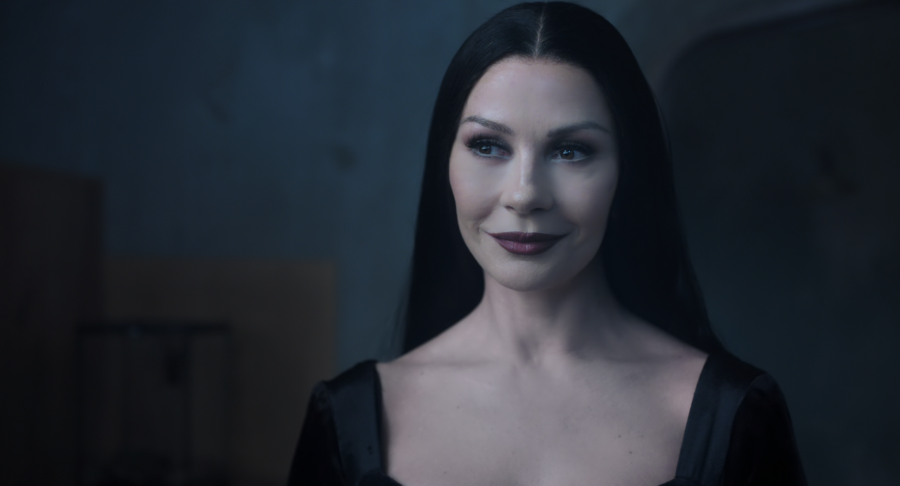 Wednesday.S02E01.Here.We.Woe.Again.2160p.10bit.NF.WEB-DL.DDP5.1.HEVC-Vyndros.mkv_snapshot_00.21.00_[